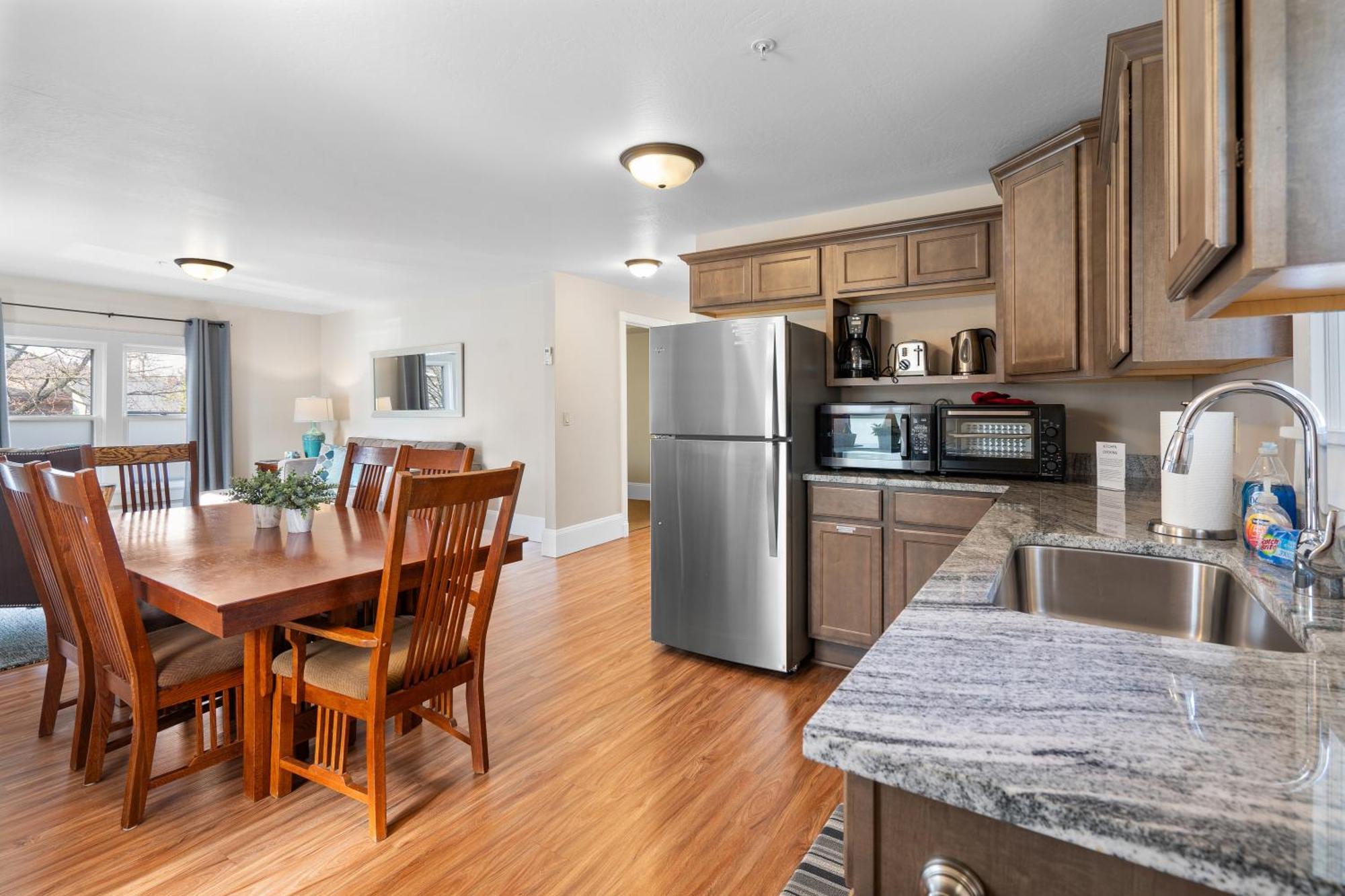 Pioneer Vacation Rentals - Pioneer North Suite Downtown Ашленд Экстерьер фото